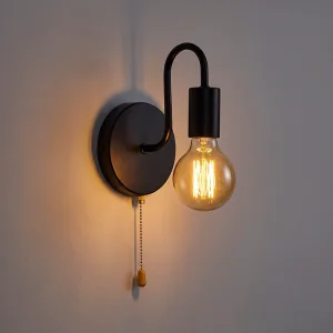 Industriální železné nástěnné svítidlo v retro stylu s tahovým vypínačem