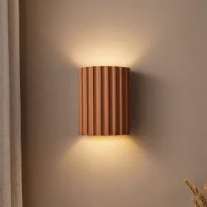 Moderní severské pryskyřičné nástěnné LED svítidlo